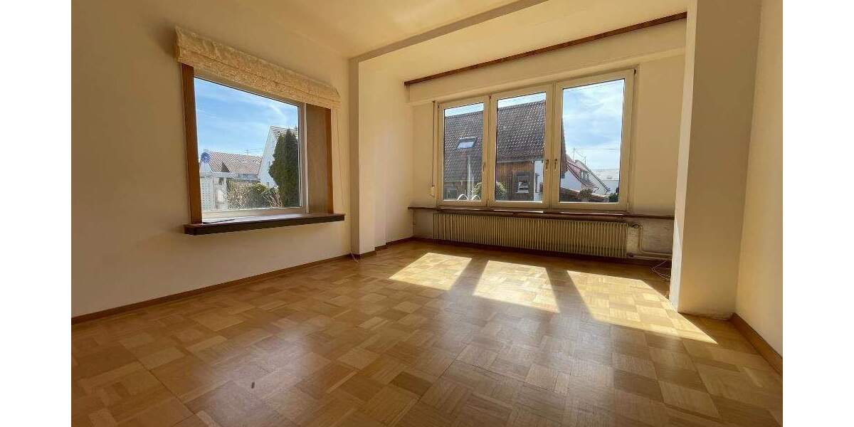 Doppelhaushälfte Renningen - 7 Zimmer, 155 m&sup2;, 2.200&euro; | Angebot:25898274