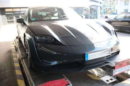 Porsche Taycan 68.800 km 53.800 € Gerlingen 70839