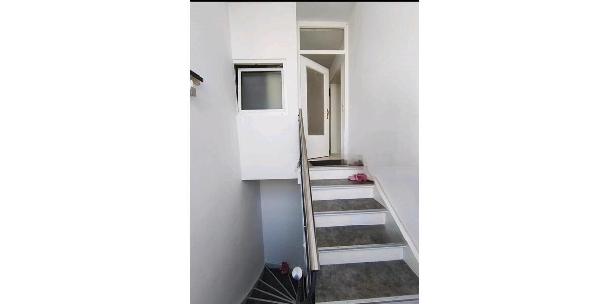 Exklusives Wohnerlebnis: ca.130qm Wohnung + Büro + XL Keller 3.5 zimmer