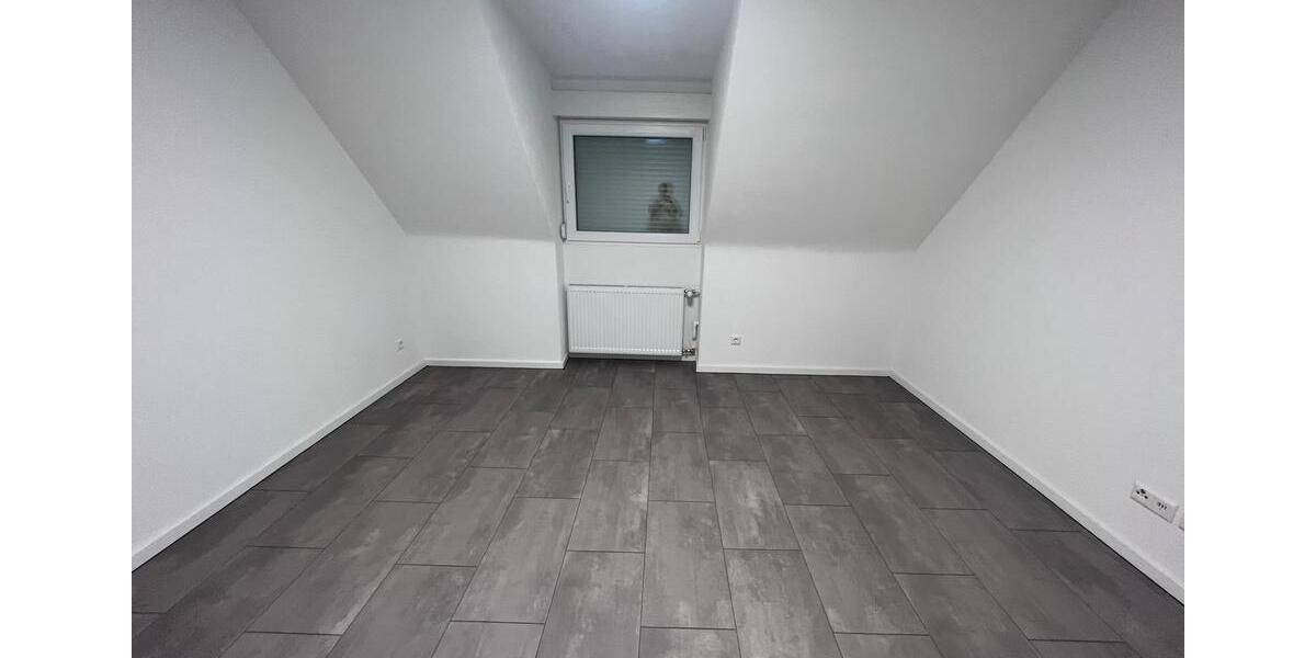 Verkauf einer neu sanierten 4-Zimmer-Wohnung inkl. Dachterrasse 4 zimmer