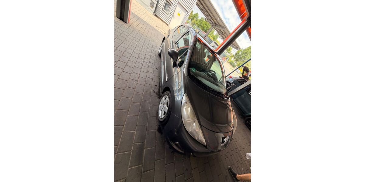 Peugeot 207 192.000 km 2.890 &euro; Neulingen 75245
