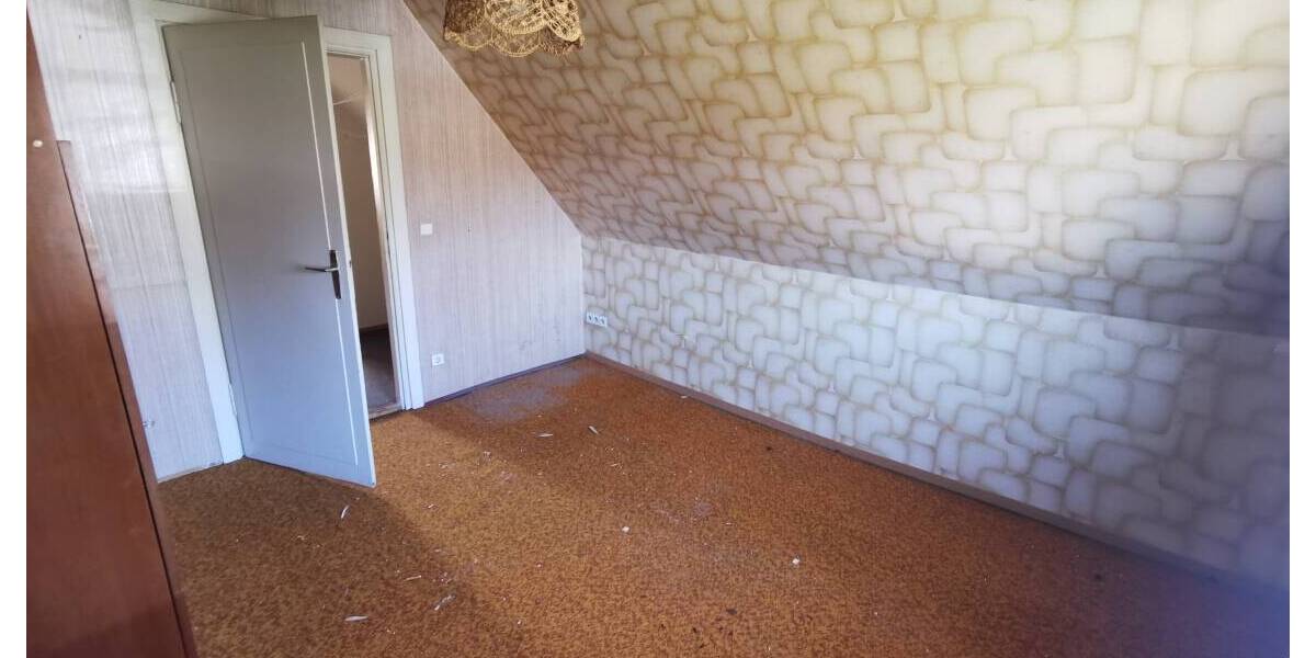 Mehrfamilienhaus, Wohnhaus Pforzheim Nordstadt - 4 Zimmer, 95 m&sup2;, 149.000&euro; | Angebot:26476203