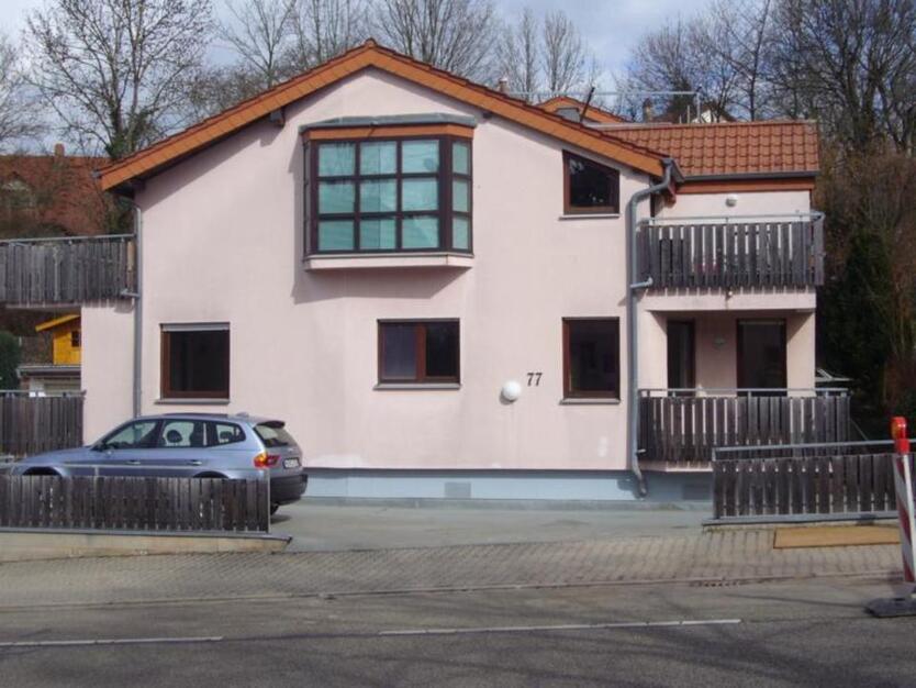 Gepflegte 2-Zimmer-Wohnung mit 2 Balkonen u. EBK in Pforzheim zimmer