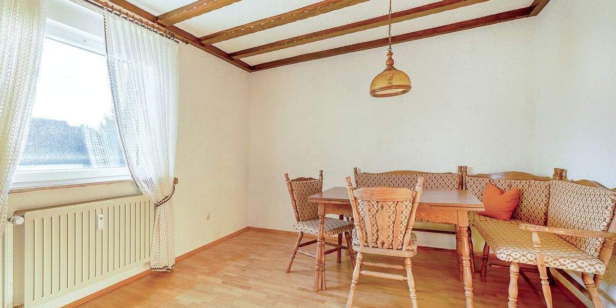 Ein Zuhause mit Zukunft: Großzügiges Zweifamilienhaus mit Charme, Scheune und viel Raum zum Leben 9 zimmer