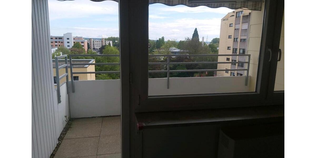 Etagenwohnung Sindelfingen Eichholz - 5 Zimmer, 100 m&sup2;, 1.350&euro; | Angebot:26448429