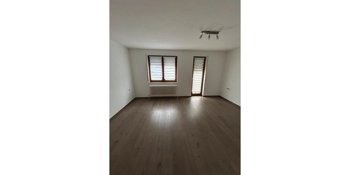 Reihenhaus Ditzingen - 5.5 Zimmer, 120 m&sup2;, 1.800&euro; | Angebot:25646253