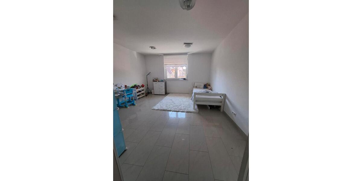 Etagenwohnung Mühlacker - 4 Zimmer, 135 m&sup2;, 1.700&euro; | Angebot:26683048
