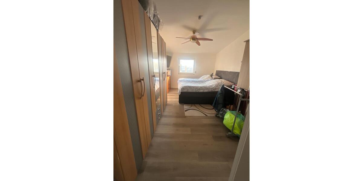 Geräumige DoppelhaushälfteMehrgenerationenhaus in Flehingen 9 zimmer