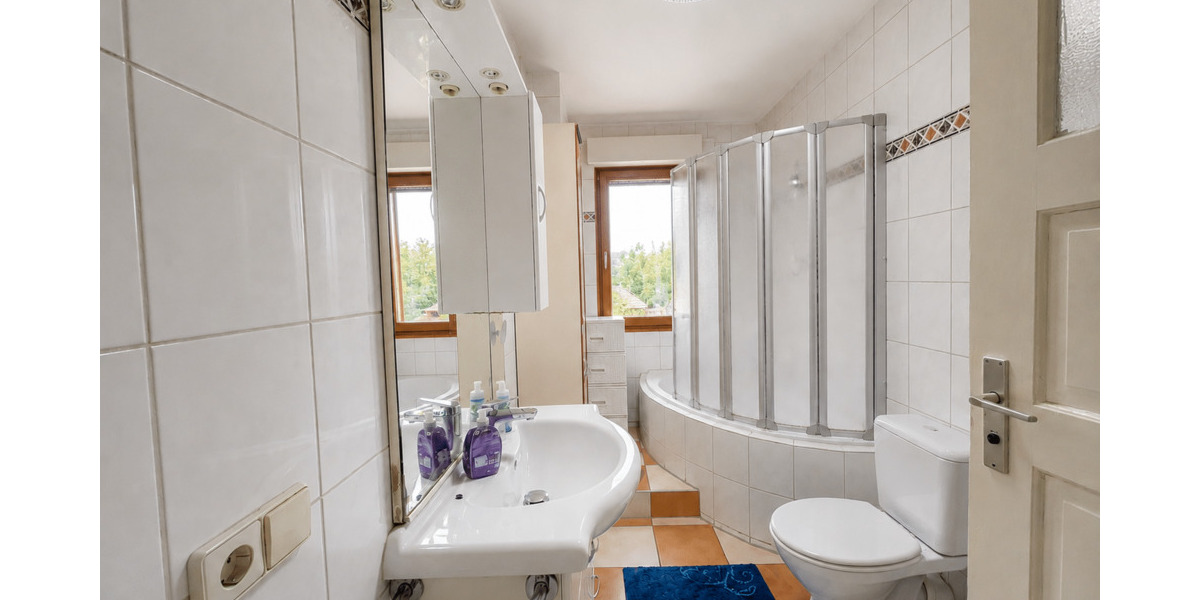 Mehrfamilienhaus, Wohnhaus Keltern- Ellmendingen Ellmendingen - 9 Zimmer, 260 m&sup2;, 549.000&euro; | Angebot:26545331