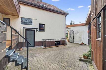 Haus Neuhausen - 7 Zimmer, 192 m&sup2;, 384.000&euro; | Angebot:26431207