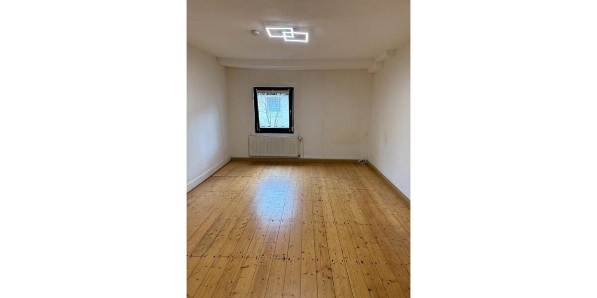 Charmante sanierungsbedürftige Doppelhaushälfte mit Altbaucharme 4 zimmer