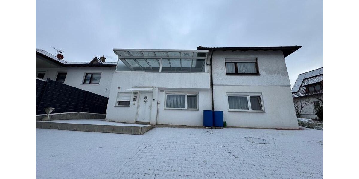 3-Zimmer-EG-Wohnung mit Hof in Niefern zimmer