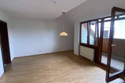 Wohnung Sachsenheim Leonhardshof - 3 Zimmer, 89 m&sup2;, 1.250&euro; | Angebot:27467709