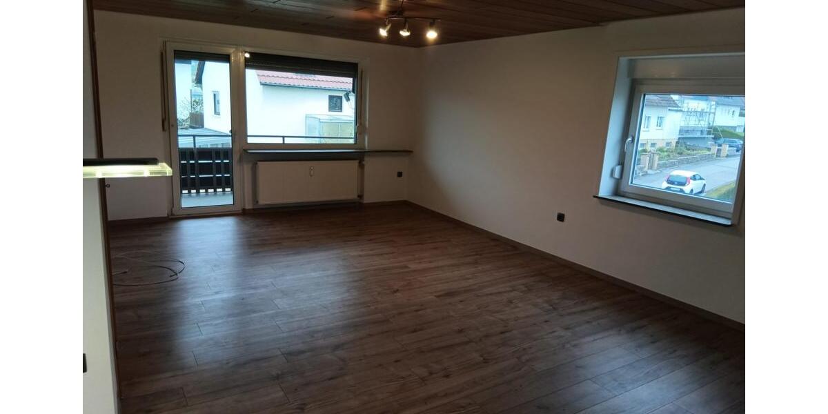 Etagenwohnung Illingen - 4 Zimmer, 90 m&sup2;, 1.400&euro; | Angebot:26338869