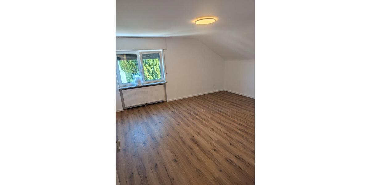 Dachgeschoßwohnung Karlsruhe Wettersbach - 5 Zimmer, 113 m&sup2;, 1.500&euro; | Angebot:26414163