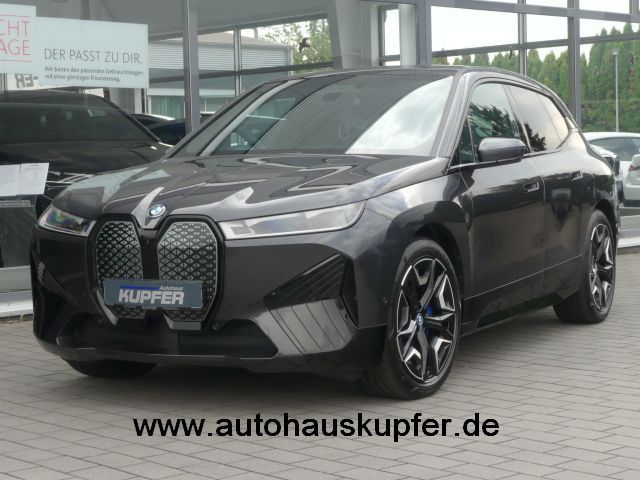 BMW iX 8.380 km 66.900 € Vaihingen / Enz 71665