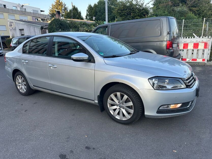 VW Passat 63.000 km 9.999 € Ditzingen 71254