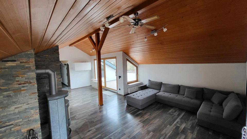 Exklusive Dachgeschosswohnung 3.5 zimmer