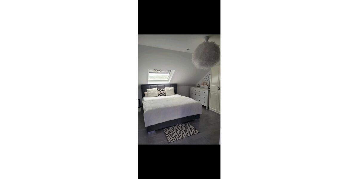 Dachgeschoßwohnung Oberderdingen - 4 Zimmer, 105 m&sup2;, 1.150&euro; | Angebot:26238384