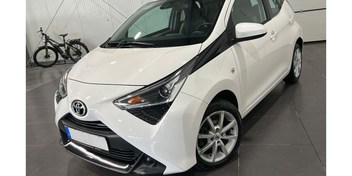 Toyota Aygo (X) 65.000 km 13.995 &euro; Bretten 75015