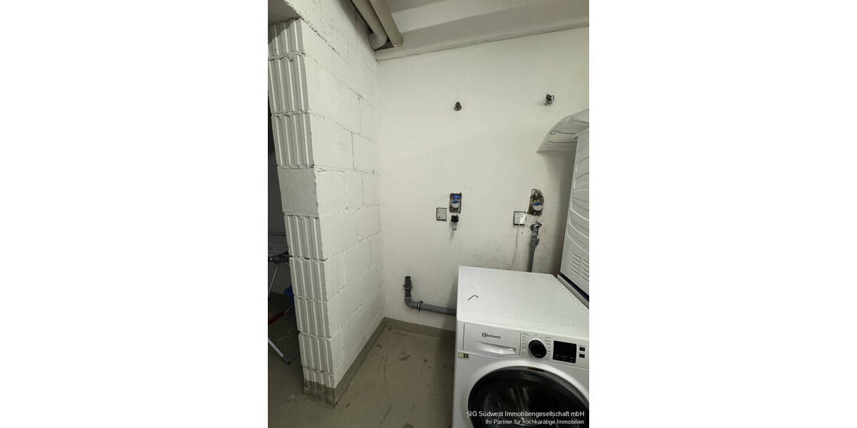 Charmante Dachgeschoßwohnung mit Terrasse und Tiefgaragenstellplatz + Keller am Wildpark Pforzheim 3 zimmer