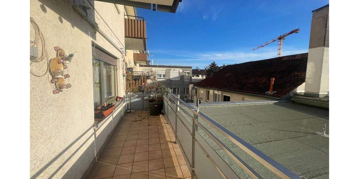 Attraktive 3-Zimmer-Wohnung mit großem Balkon, schöner Küche und Stellplatzoption 3 zimmer