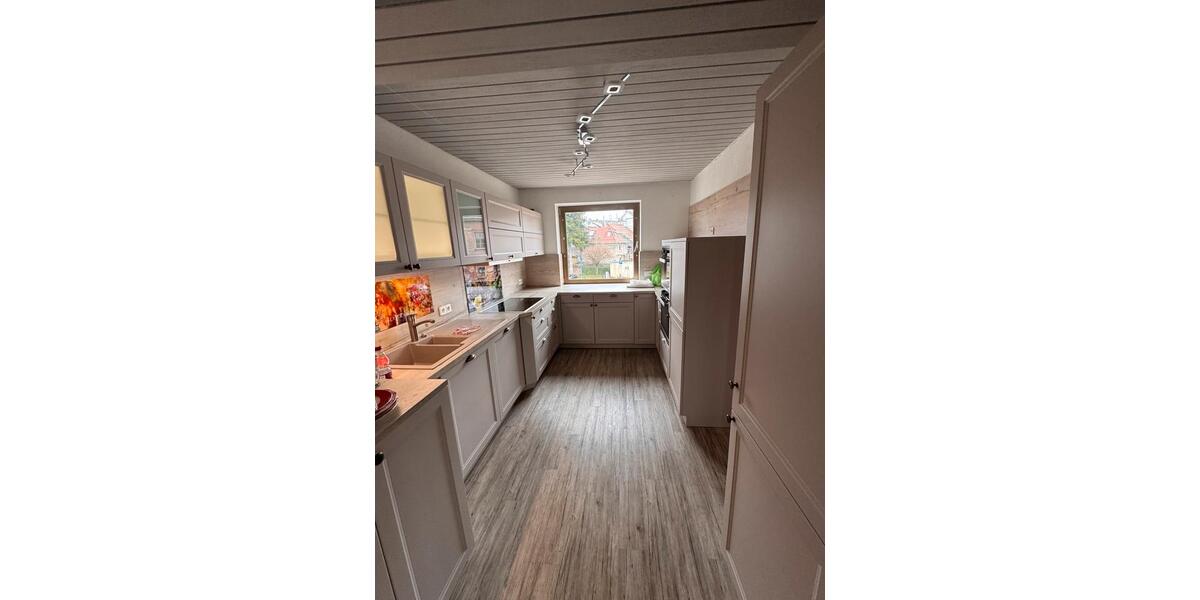 Maisonettenwohnung Waldbronn - 8 Zimmer, 273 m&sup2;, 1.500&euro; | Angebot:26505604