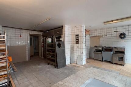 100 m² Gewerbefläche im Zentrum, flexibel nutzbar, mit WC zimmer