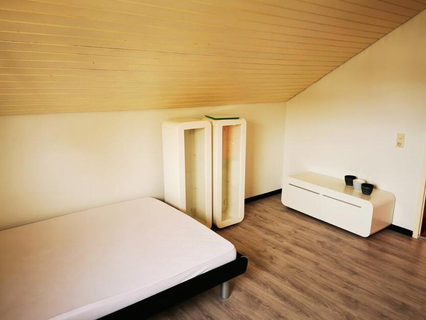 Schöne 2,5-Zimmer-Dachgeschosswohnung in Pforzheim zimmer