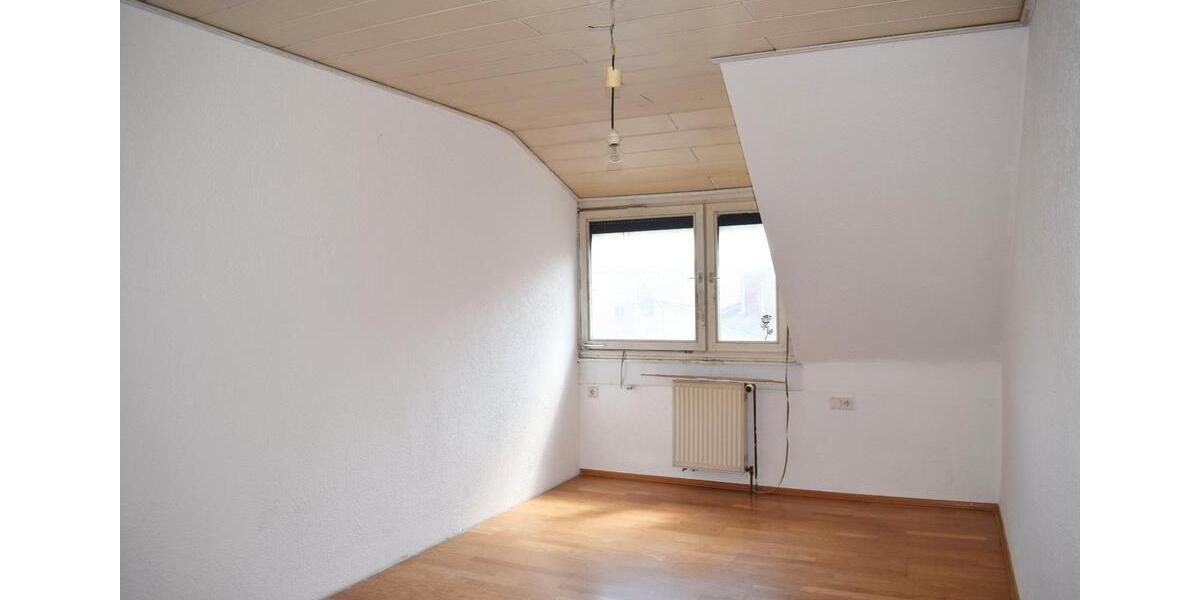 Etagenwohnung Pforzheim Nordstadt - 3 Zimmer, 71 m&sup2;, 240.000&euro; | Angebot:26672313