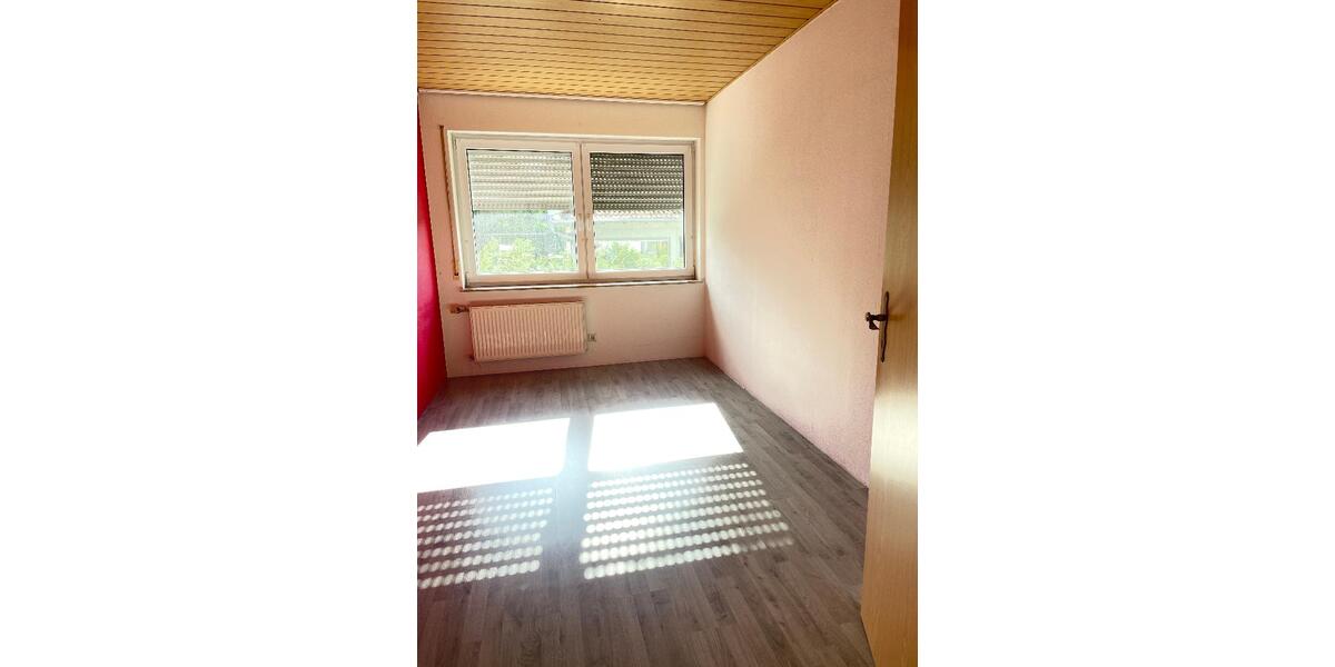 Ruhige gemütliche Wohnung mit Fernblick - Etagenwohnung Kraichtal Gochsheim | Angebot:27068731