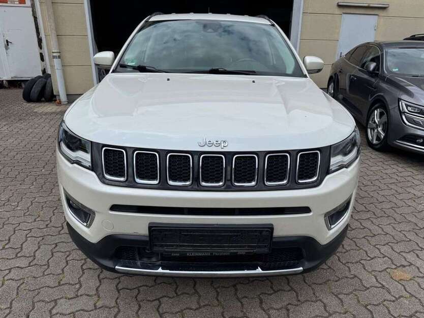 Jeep Compass 82.000 km 15.999 € Pforzheim 75179