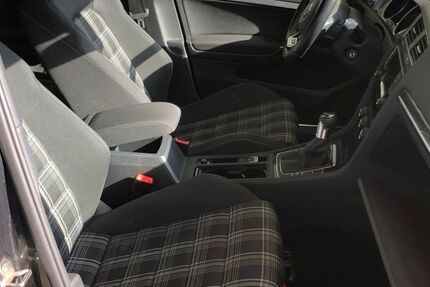 VW Golf 166.000 km 10.690 &euro; Karlsruhe 76133