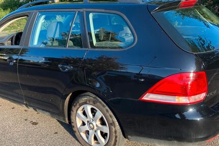VW Golf 192.000 km 2.490 &euro; Ditzingen 71254
