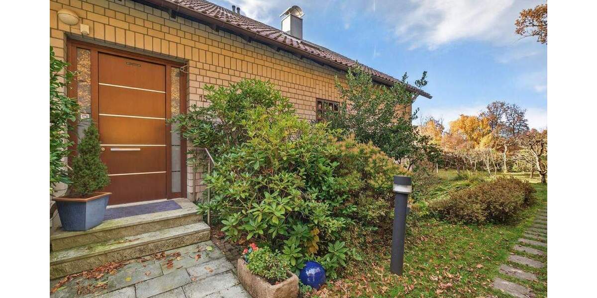 Einfamilienhaus Waldbronn / Etzenrot Etzenrot - 9 Zimmer, 252 m&sup2;, 895.000&euro; | Angebot:25681034