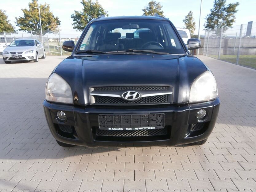 Hyundai TUCSON 222.000 km 1.700 € Stutensee 76297