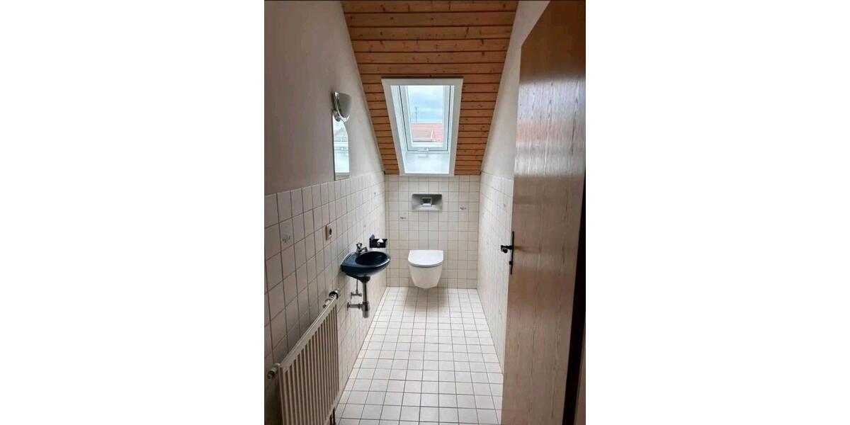 Dachgeschoßwohnung Calw - 4 Zimmer, 105 m&sup2;, 1.050&euro; | Angebot:26091626