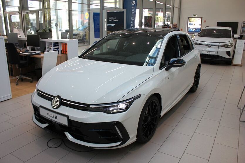 VW Golf 5.900 km 57.990 € Wildberg 72218