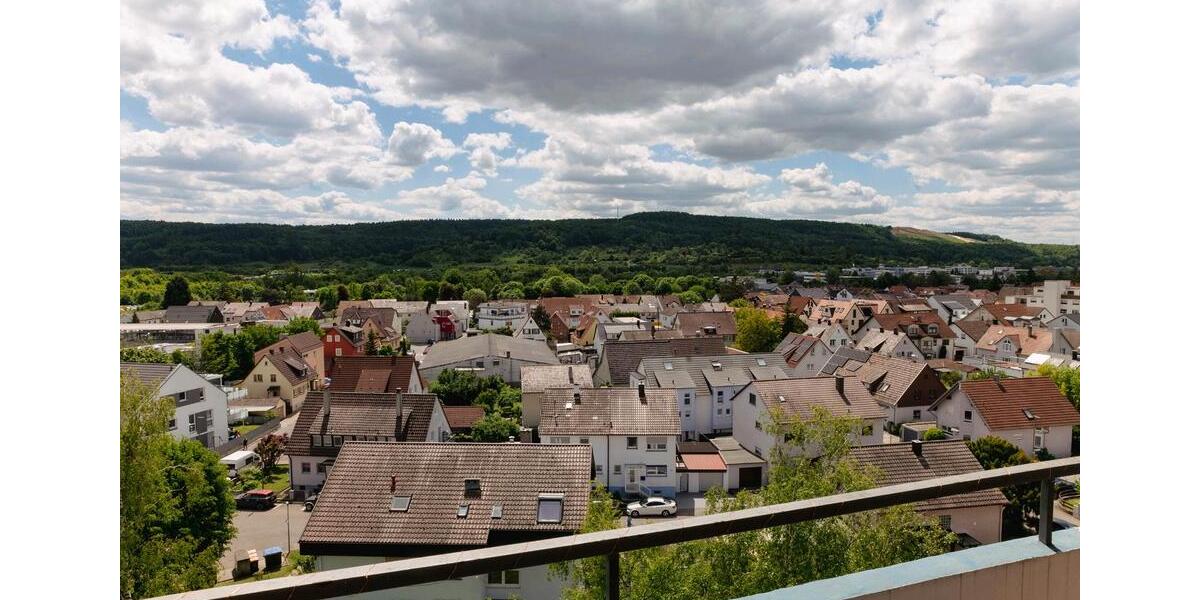 Wunderschöne 3,5 Zimmer Wohnung mit Balkon in Leonberg 3 zimmer
