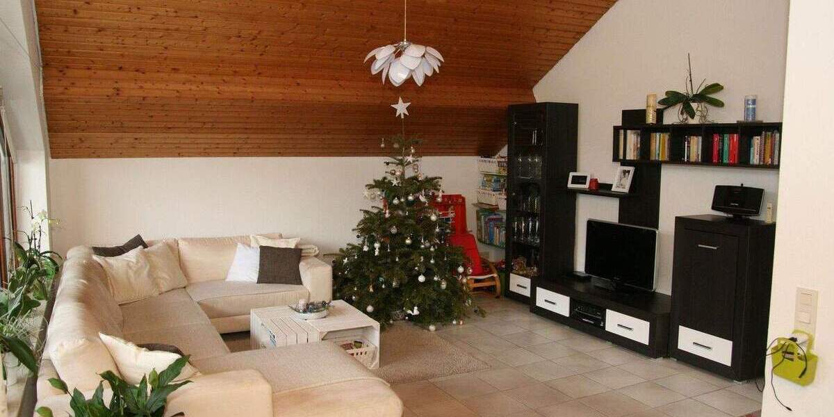 Etagenwohnung Pforzheim Südweststadt - 2 Zimmer, 70 m&sup2;, 755&euro; | Angebot:25745257