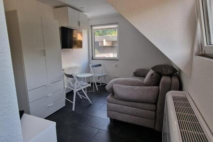 Microapartment ► mit Küche Bad Möbel Klimaanlage Waschmaschine Trockner TV Internet Parkplatz | voll möblierte Wohnung, ideal für Studenten zum Wohnen auf Zeit oder für Handwerker als Monteurzimmer 1 zimmer