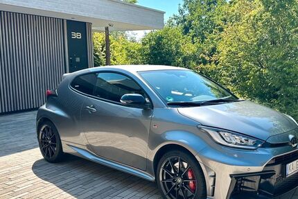 Toyota Yaris 10.100 km 39.000 &euro; Karlsruhe 76227