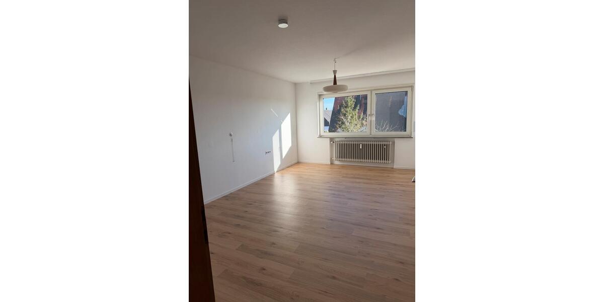 Etagenwohnung Rutesheim - 5 Zimmer, 123 m&sup2;, 1.350&euro; | Angebot:25760632