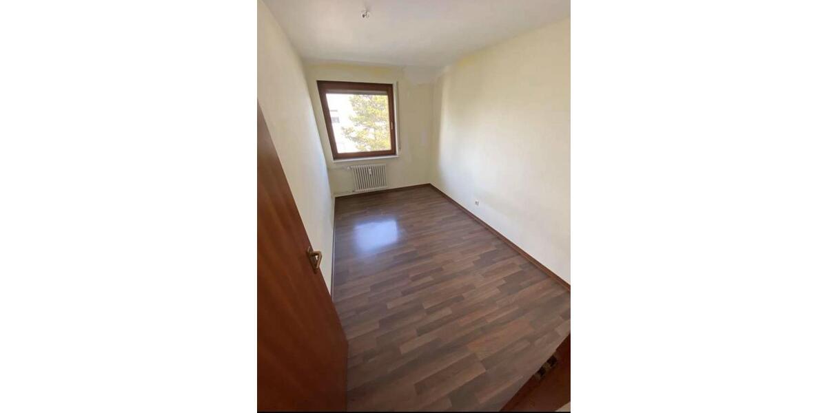 Etagenwohnung Pforzheim Weststadt - 3.5 Zimmer, 83 m&sup2;, 1.300&euro; | Angebot:26420785