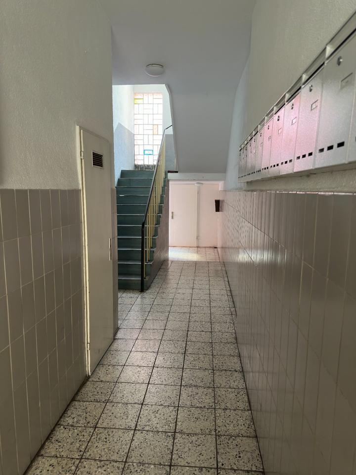 Vermietung Büro- Lagerfläche in Wohngebäude