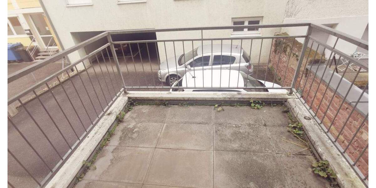 Zentrumsnahe 2-Zi.-ETW mit EBK, Balkon und Carport 2 zimmer