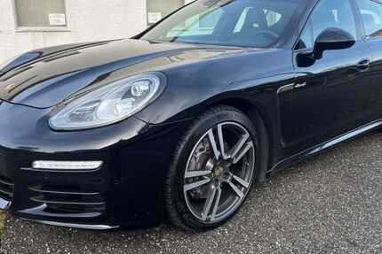 Porsche Panamera 198.000 km 26.990 &euro; Mönsheim 71297