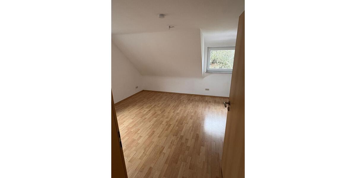 Einfamilienhaus Ispringen - 5 Zimmer, 120 m&sup2;, 1.350&euro; | Angebot:25750219