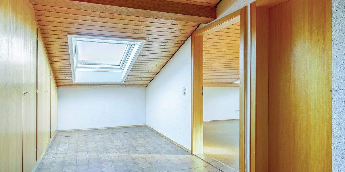 Ein Zuhause mit Zukunft: Großzügiges Zweifamilienhaus mit Charme, Scheune und viel Raum zum Leben 9 zimmer