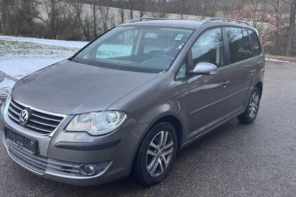 VW Touran 182.000 km 4.299 &euro; Illingen/Schützingen 75428